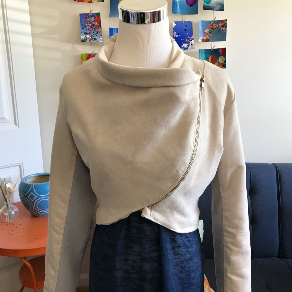 Cropped, cream motorcycle jacket size S